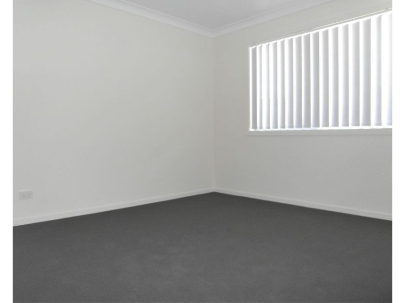 2/172 Handley Street, Darling Heights QLD 4350