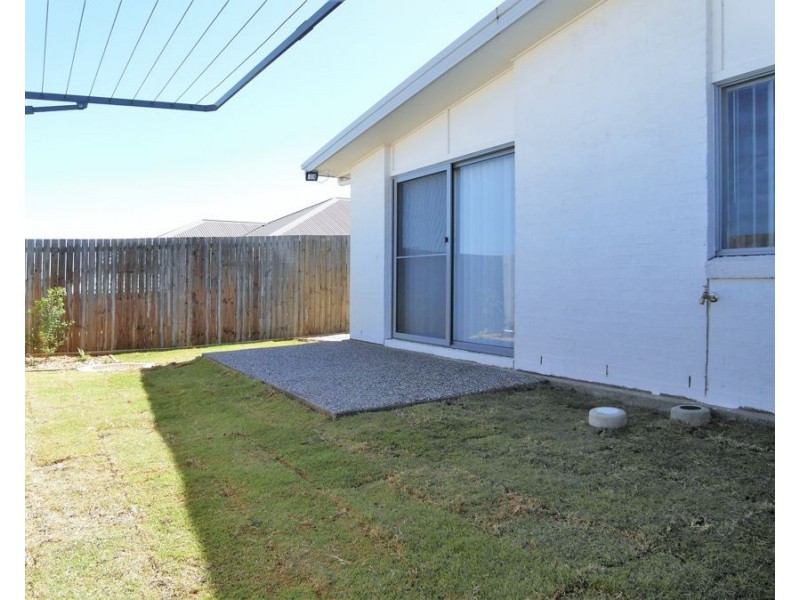 2/172 Handley Street, Darling Heights QLD 4350