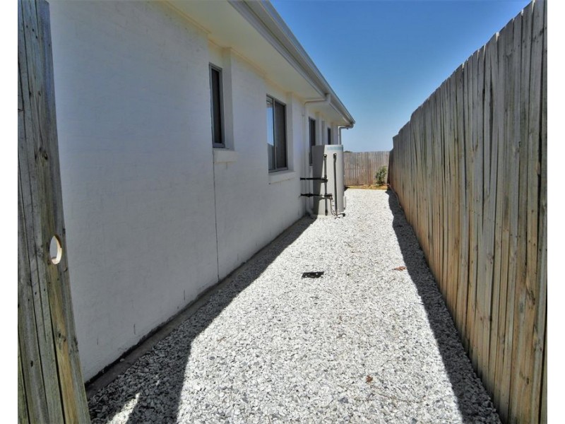2/172 Handley Street, Darling Heights QLD 4350