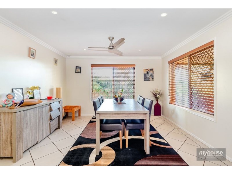 35 Willowburn Drive, Rockville QLD 4350