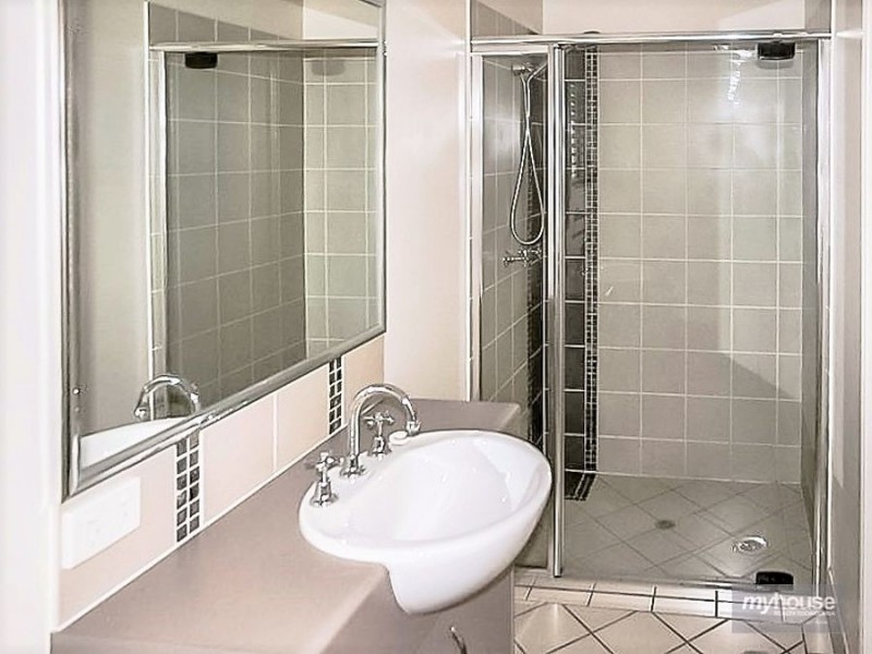 35 Willowburn Drive, Rockville QLD 4350