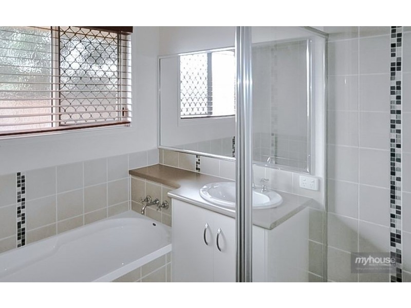 35 Willowburn Drive, Rockville QLD 4350