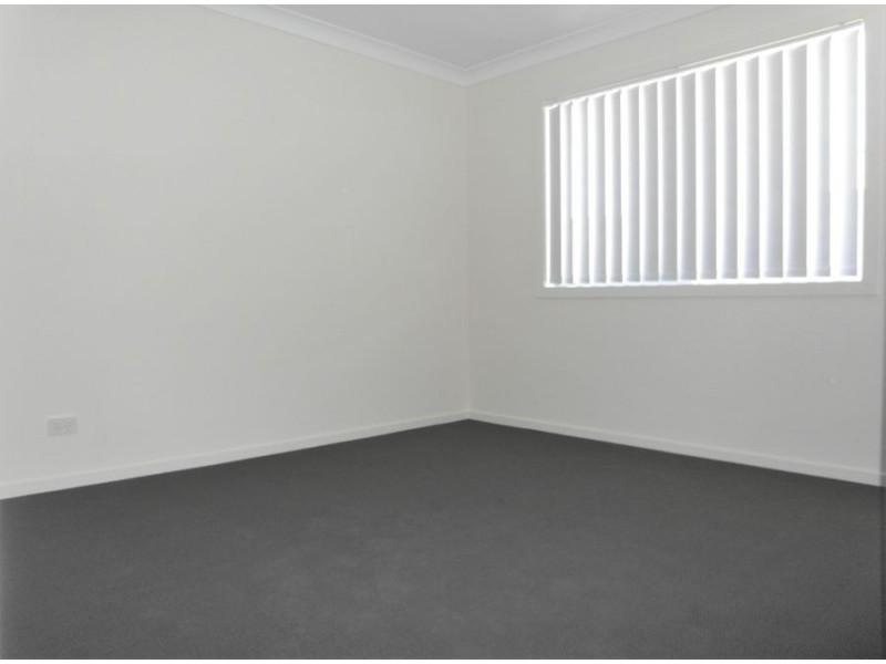 1/172 Handley Street, Darling Heights QLD 4350