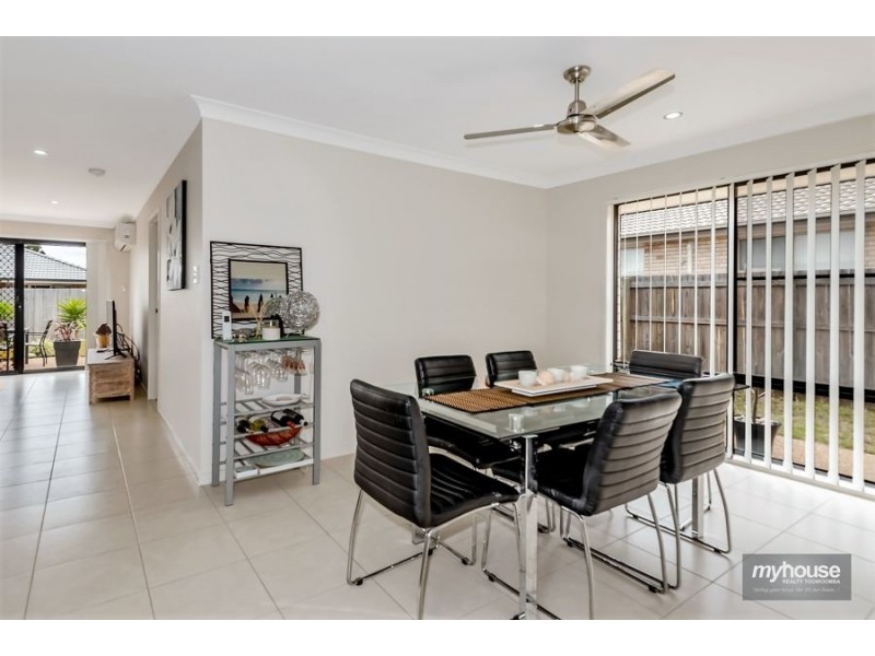 2/12 Esmeralda Street, Cambooya QLD 4358