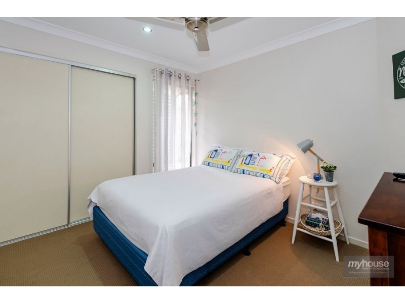 2/12 Esmeralda Street, Cambooya QLD 4358