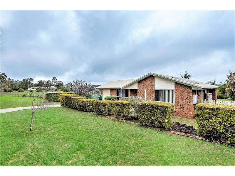 44 Nash Drive, Glenvale QLD 4350