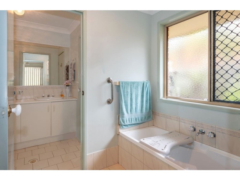 44 Nash Drive, Glenvale QLD 4350