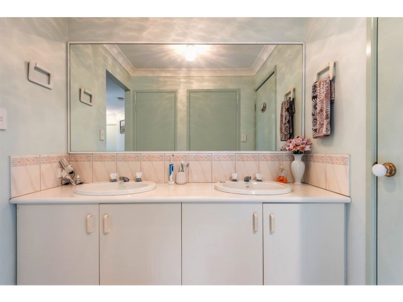 44 Nash Drive, Glenvale QLD 4350
