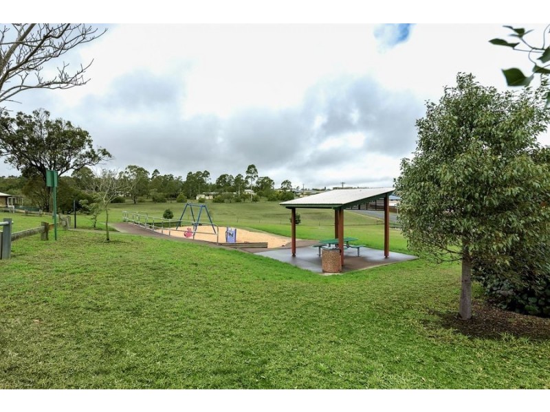 44 Nash Drive, Glenvale QLD 4350