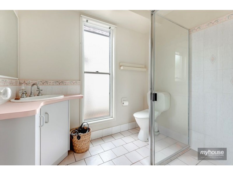 12 Connole Court, Kearneys Spring QLD 4350