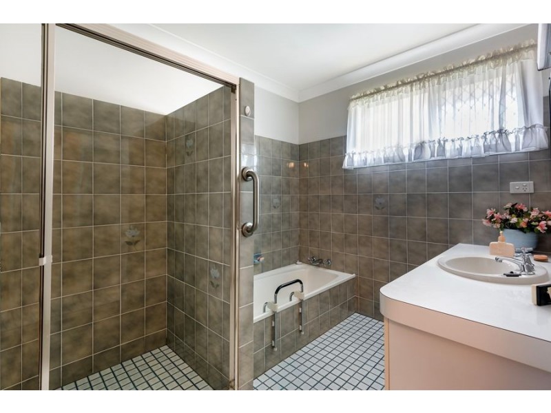 12 Paull Street, Wilsonton QLD 4350