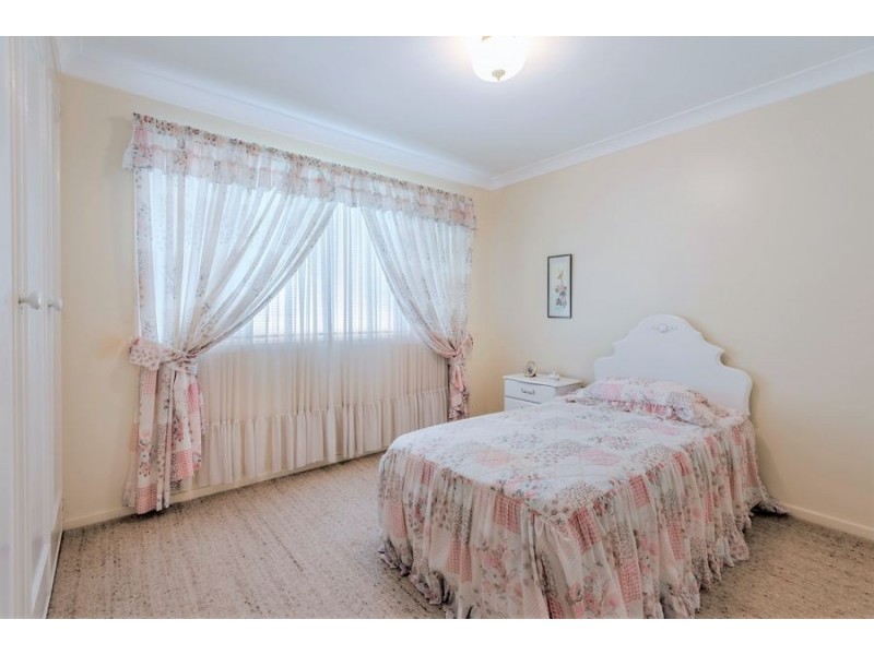 12 Paull Street, Wilsonton QLD 4350