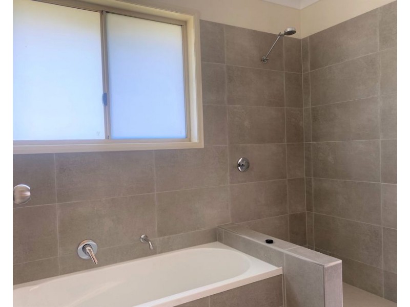 12 Quinlan Court, Darling Heights QLD 4350