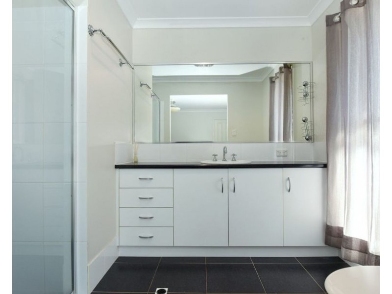 23 Coolana Court, Harristown QLD 4350