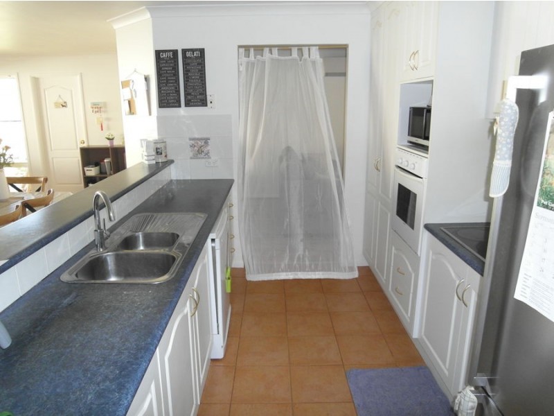 35 Dallang Road, Middle Ridge QLD 4350