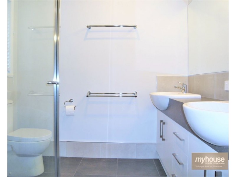 3a Bruntnell Street, Kearneys Spring QLD 4350