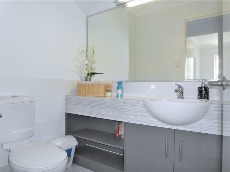 10 Opal Street, Glenvale QLD 4350