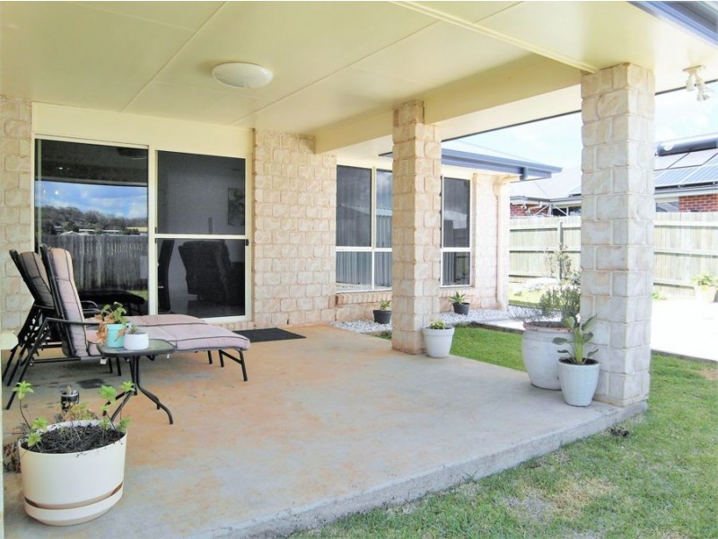 10 Opal Street, Glenvale QLD 4350