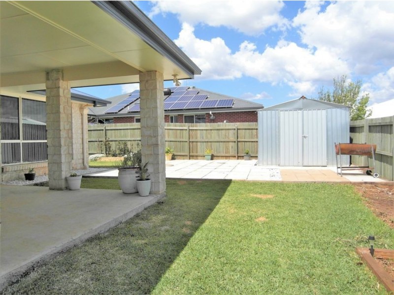 10 Opal Street, Glenvale QLD 4350