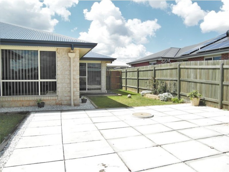 10 Opal Street, Glenvale QLD 4350