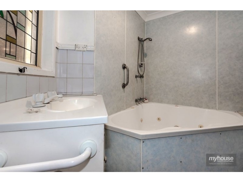 34 Rugby Street, Drayton QLD 4350