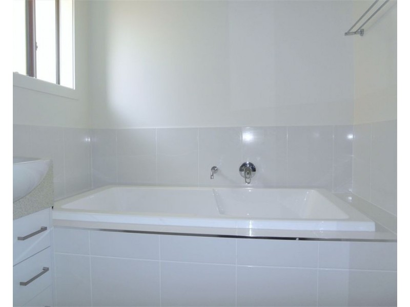 1/166 Handley Street, Darling Heights QLD 4350