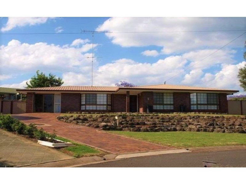 1 Mollison Court, Wilsonton QLD 4350