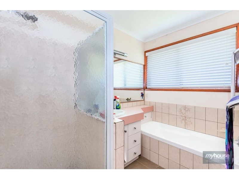 1 Mollison Court, Wilsonton QLD 4350