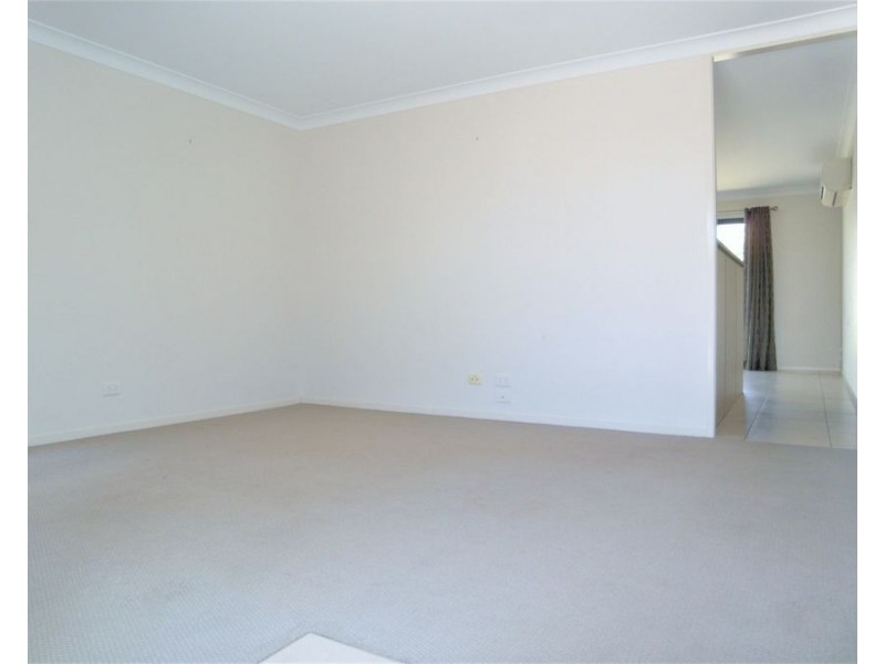 4/6 Salisbury Street, Darling Heights QLD 4350