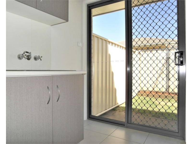 4/6 Salisbury Street, Darling Heights QLD 4350