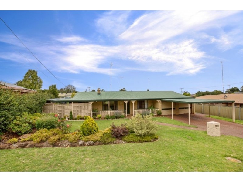 40 Hinkler Crescent, Wilsonton QLD 4350