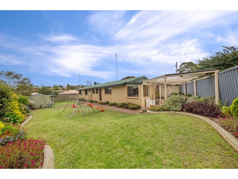 40 Hinkler Crescent, Wilsonton QLD 4350