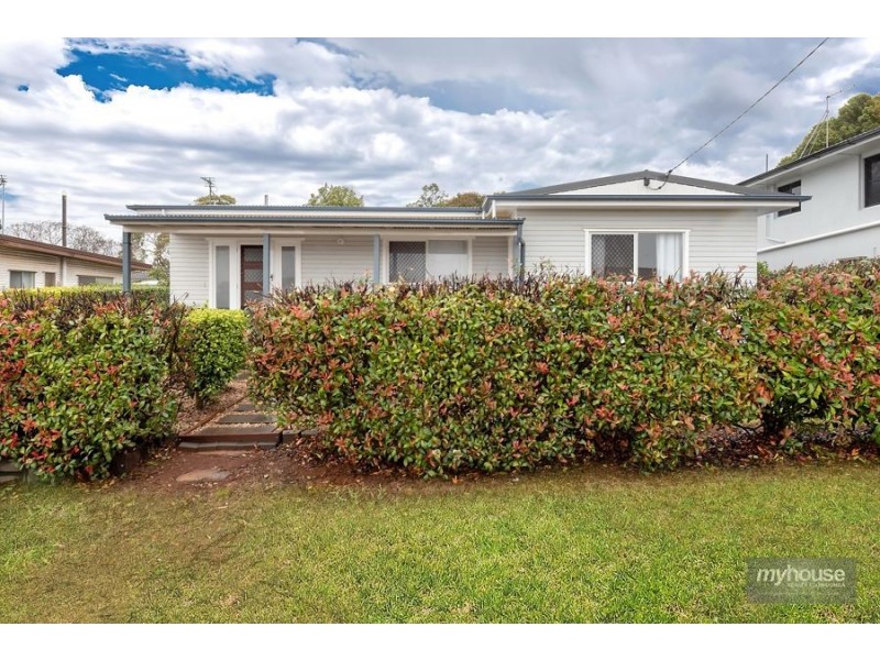 24 Loch Street, Centenary Heights QLD 4350