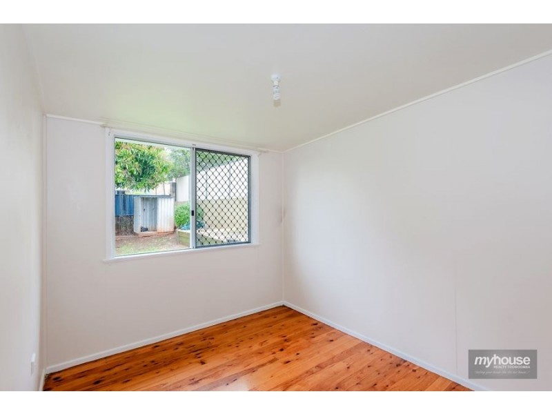 24 Loch Street, Centenary Heights QLD 4350