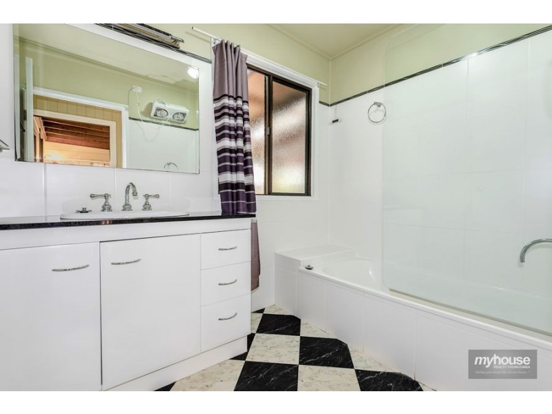 7 Wombyra Street, Newtown QLD 4350