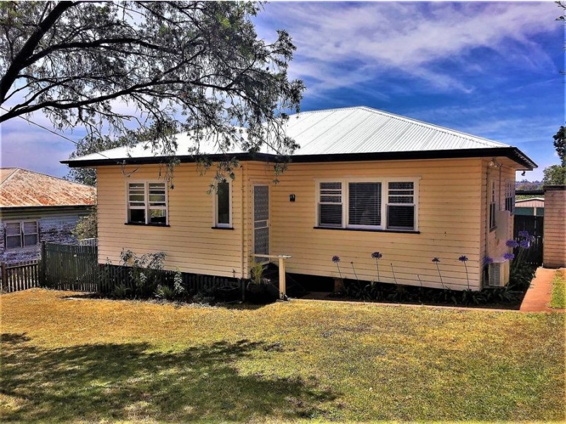 15 Perry Street, Harlaxton QLD 4350