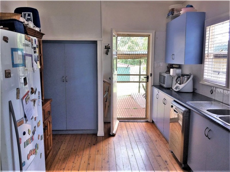 15 Perry Street, Harlaxton QLD 4350