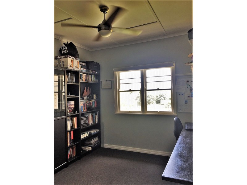 15 Perry Street, Harlaxton QLD 4350