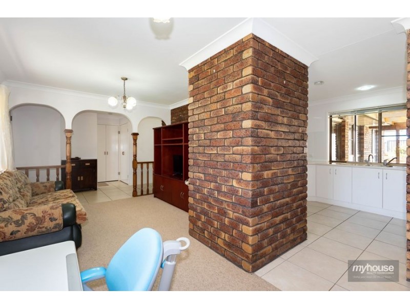 11 Hanna Court, Kearneys Spring QLD 4350