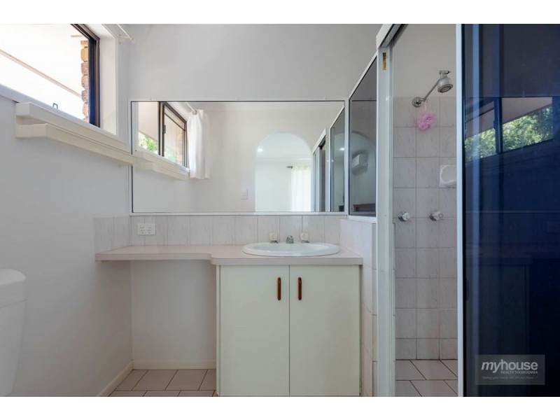 11 Hanna Court, Kearneys Spring QLD 4350