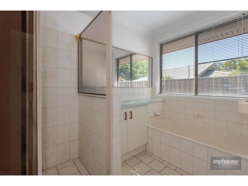 11 Hanna Court, Kearneys Spring QLD 4350