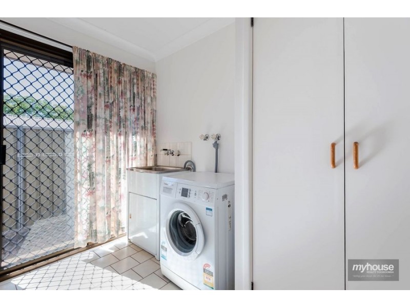 11 Hanna Court, Kearneys Spring QLD 4350