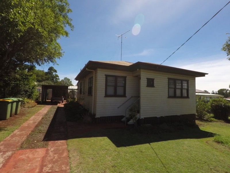 17 Priest Street, Rockville QLD 4350