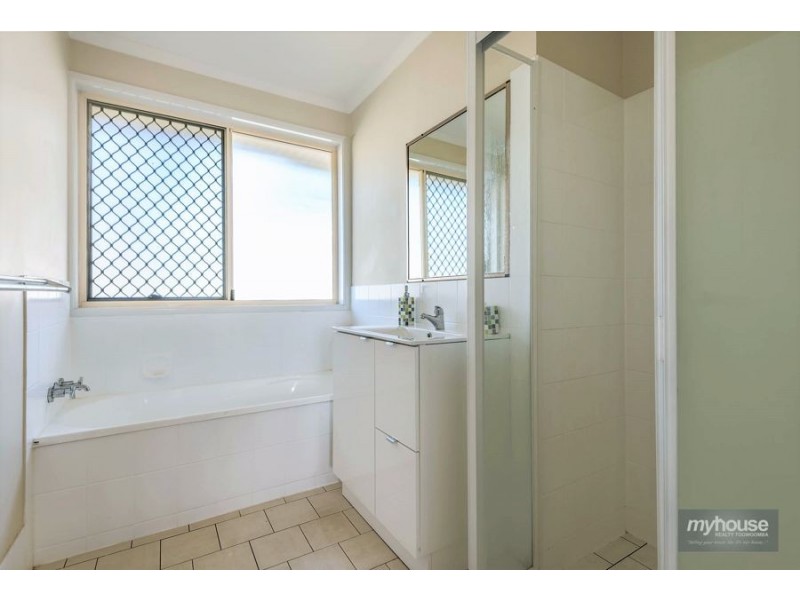 4 Kayser Court, Darling Heights QLD 4350