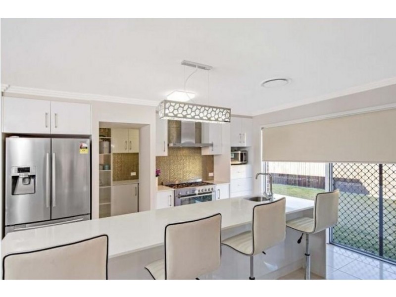 226 Spring Street, Middle Ridge QLD 4350