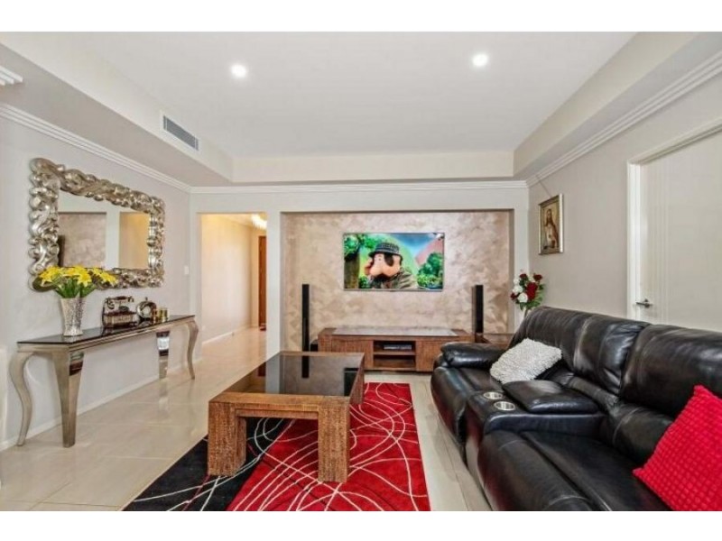 226 Spring Street, Middle Ridge QLD 4350
