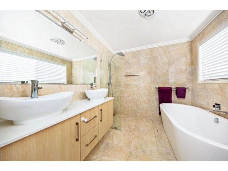 226 Spring Street, Middle Ridge QLD 4350