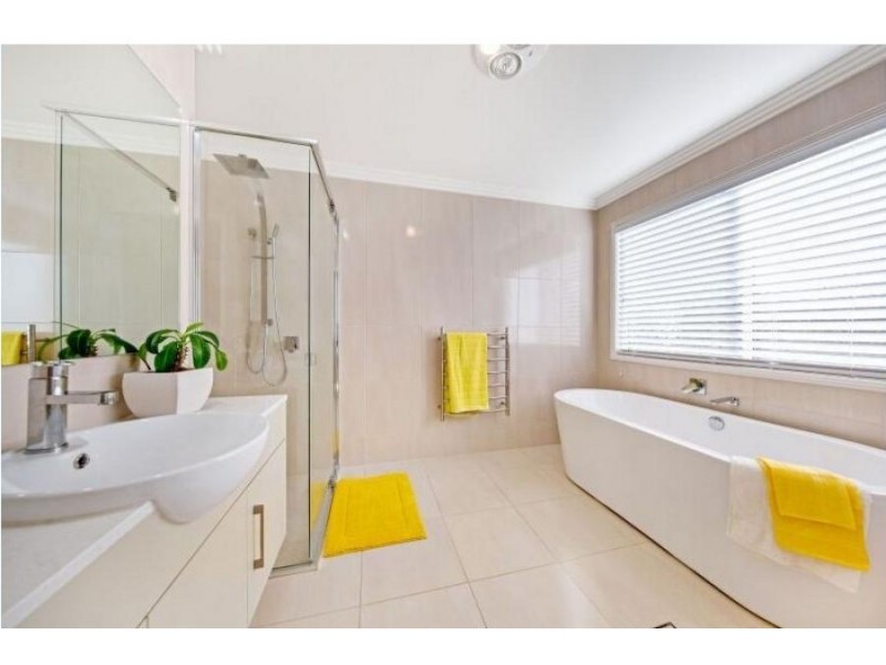 226 Spring Street, Middle Ridge QLD 4350