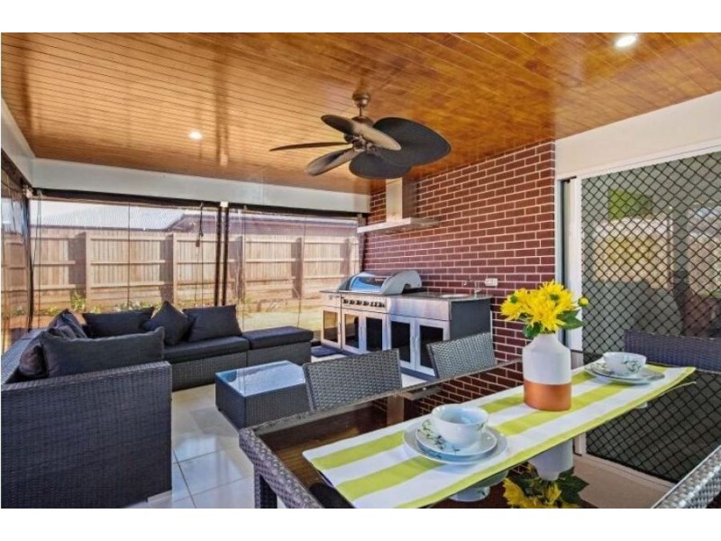 226 Spring Street, Middle Ridge QLD 4350