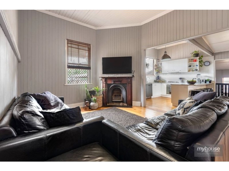33 Gladstone Street, Newtown QLD 4350